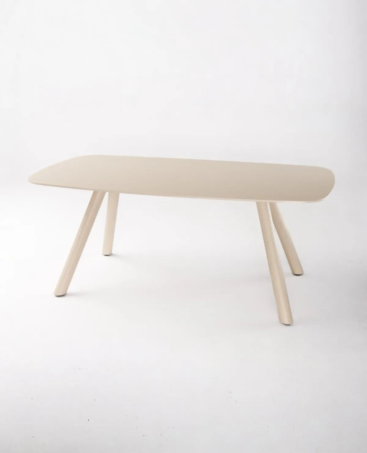FORMA Couchtisch aus Metall