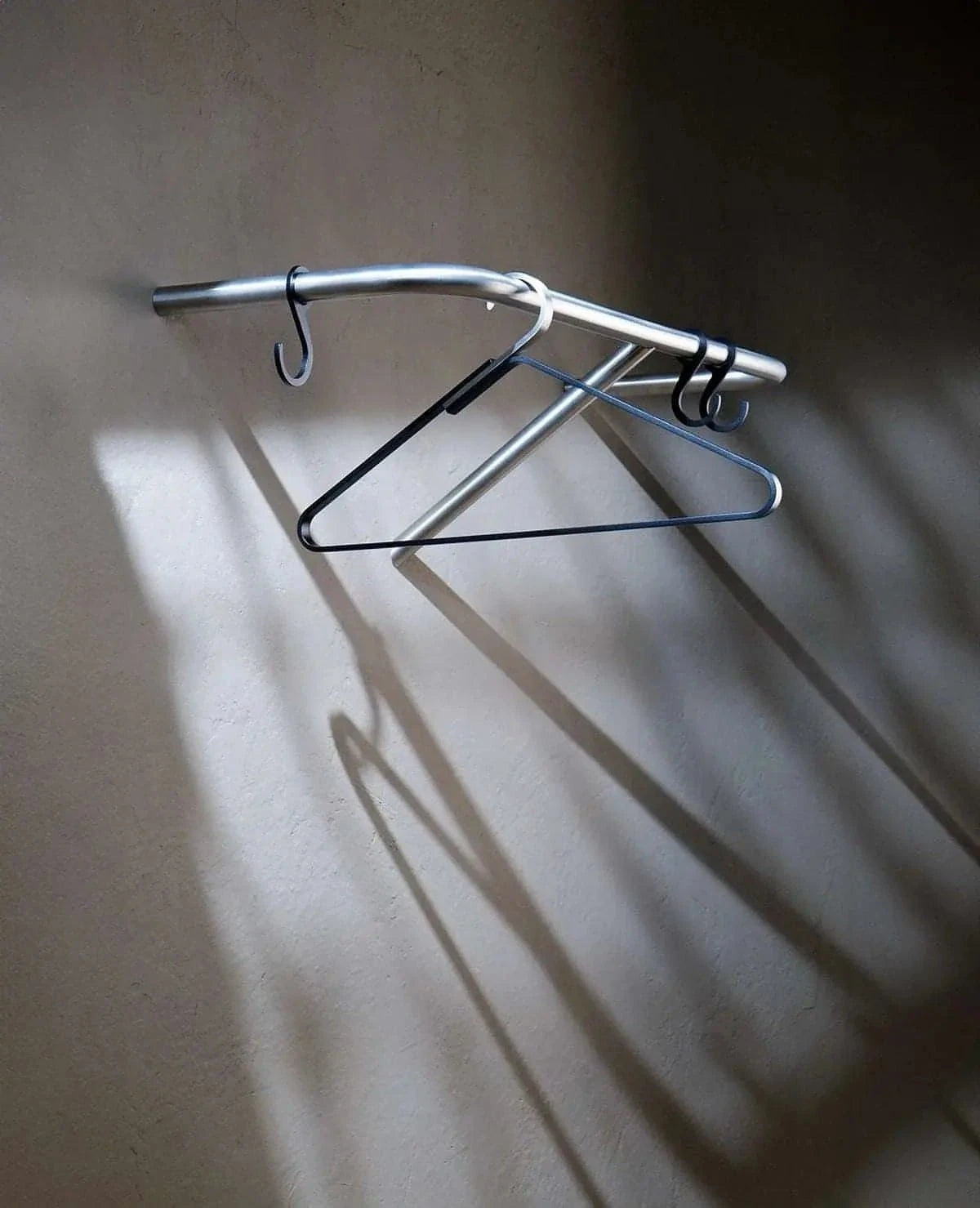 Garderobe Rail Siqual-Design Edelstahl gebürstet mit Kleiderbügel