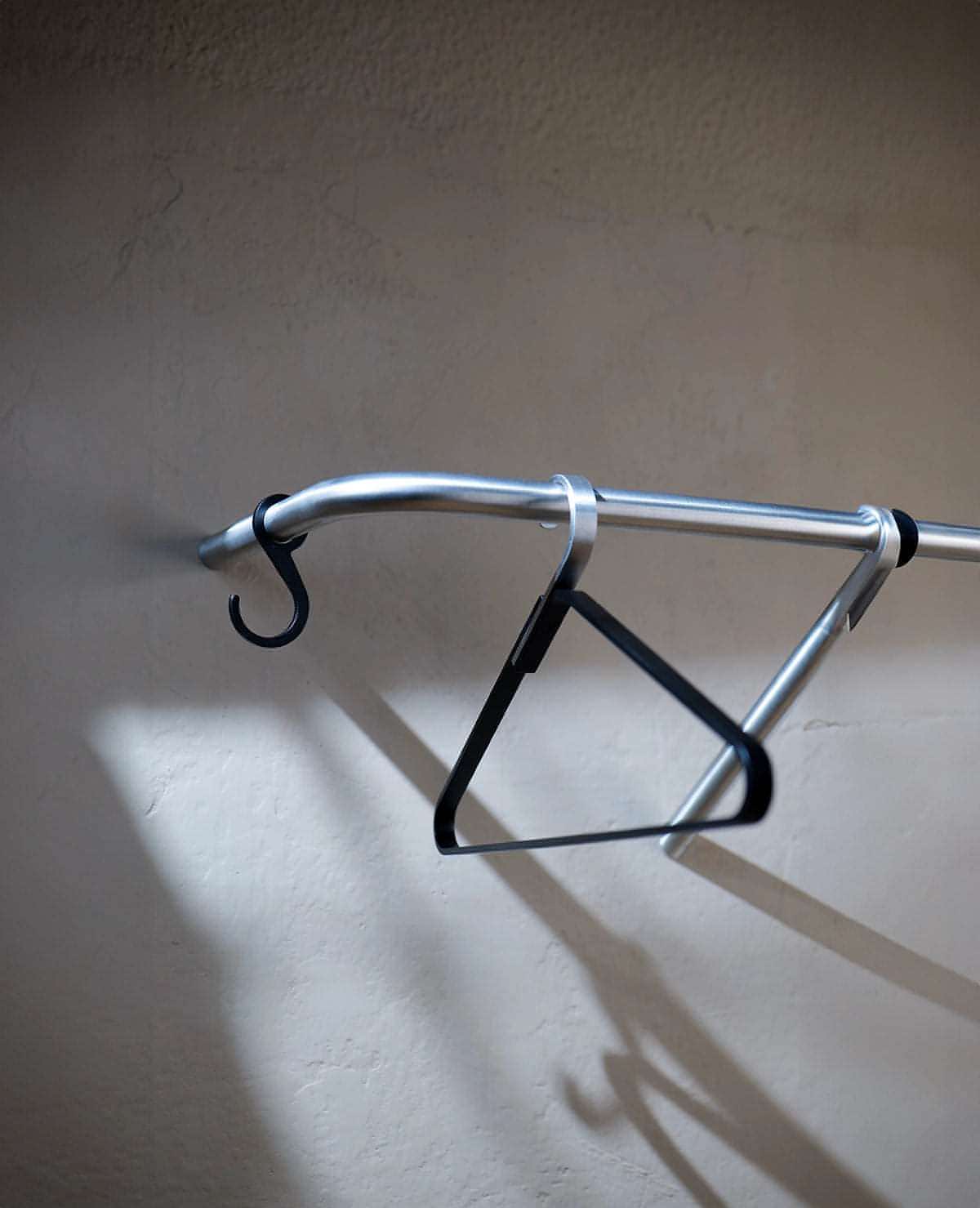 Garderobe Rail Siqual-Design Edelstahl gebürstet mit Haken