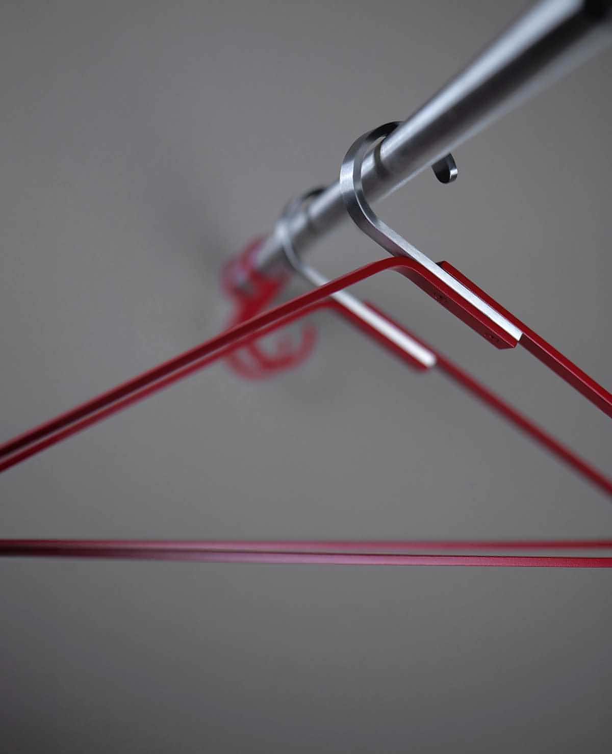Kleiderbügel Silver-Unique Siqual-Design Rot detail