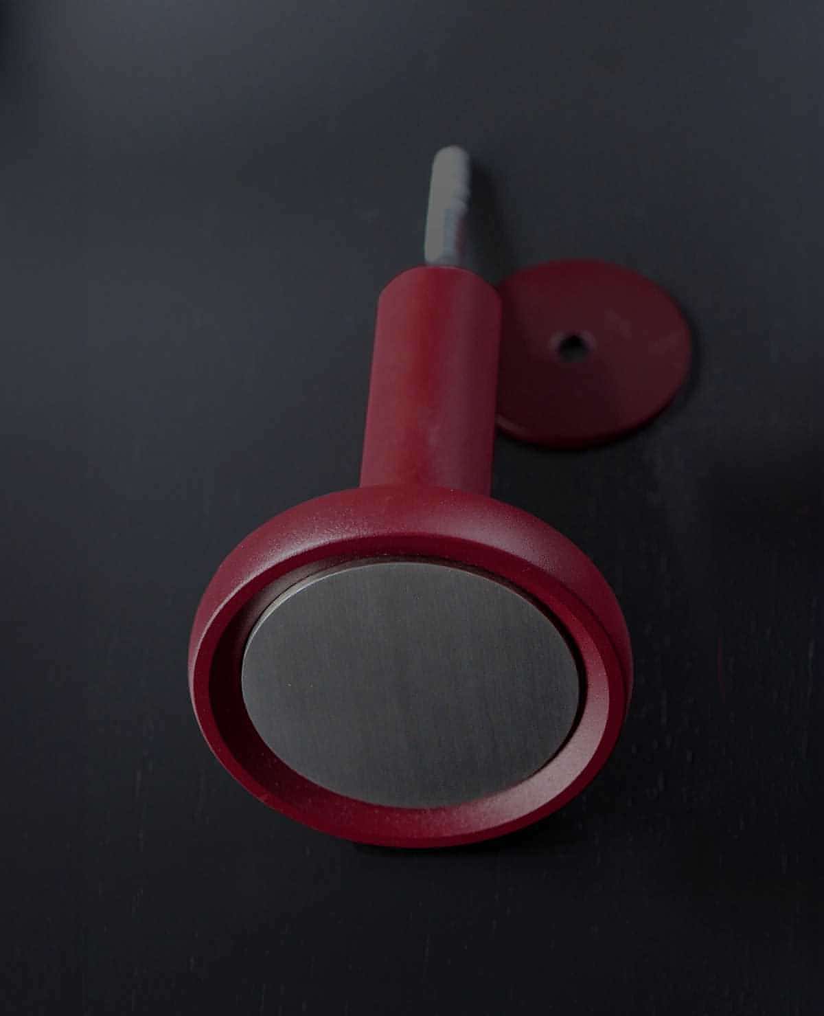 Wandhaken Silvereye Siqual-Design Rot Detail