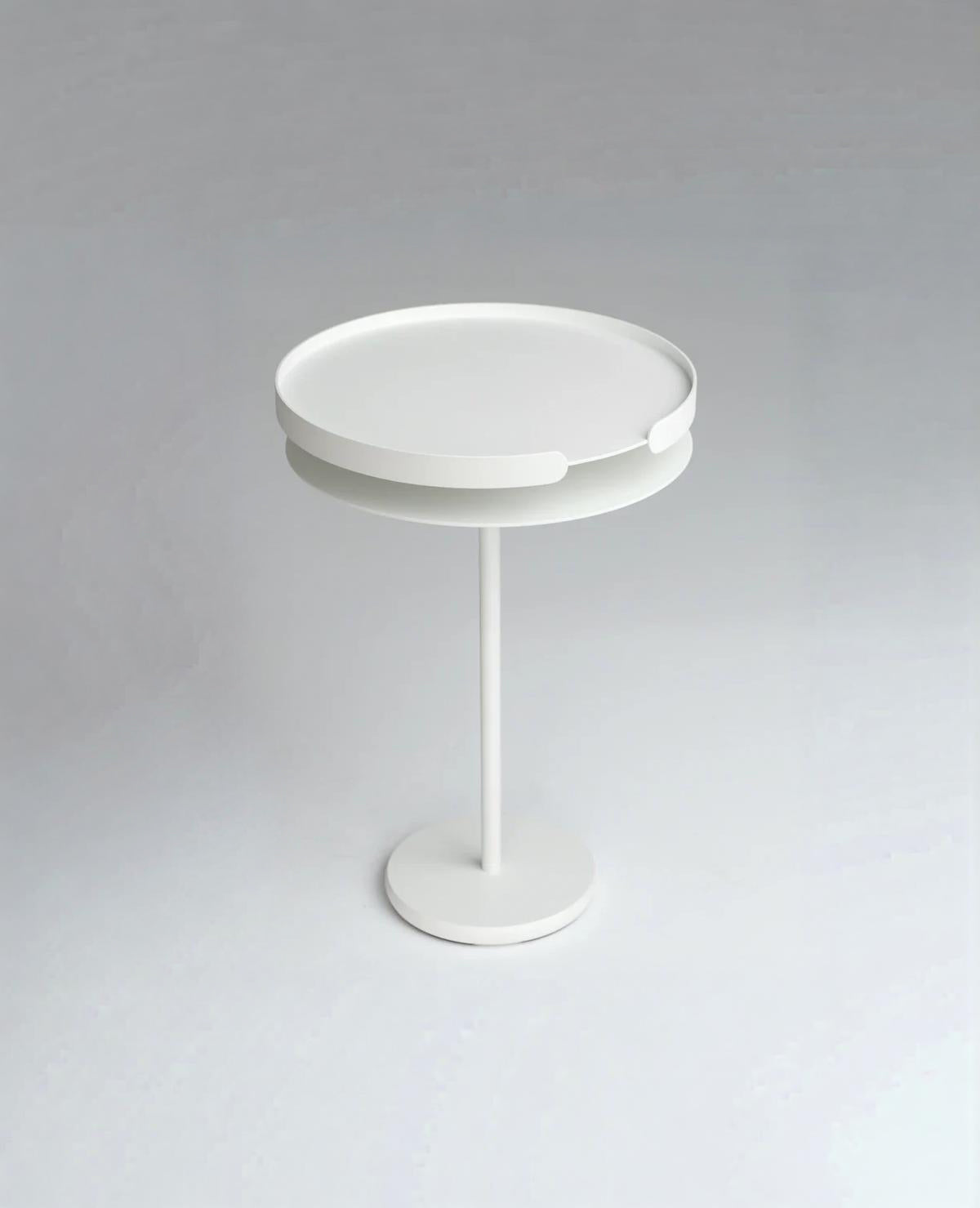 OLLIE – Weatherproof Outdoor Metal Side Table with Removable Tray