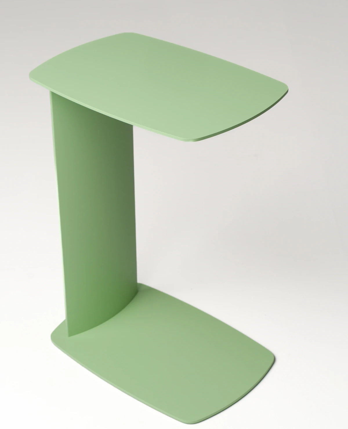 STANDBY – Beistelltisch aus Aluminium in C-Form, wetterfest für innen und außen