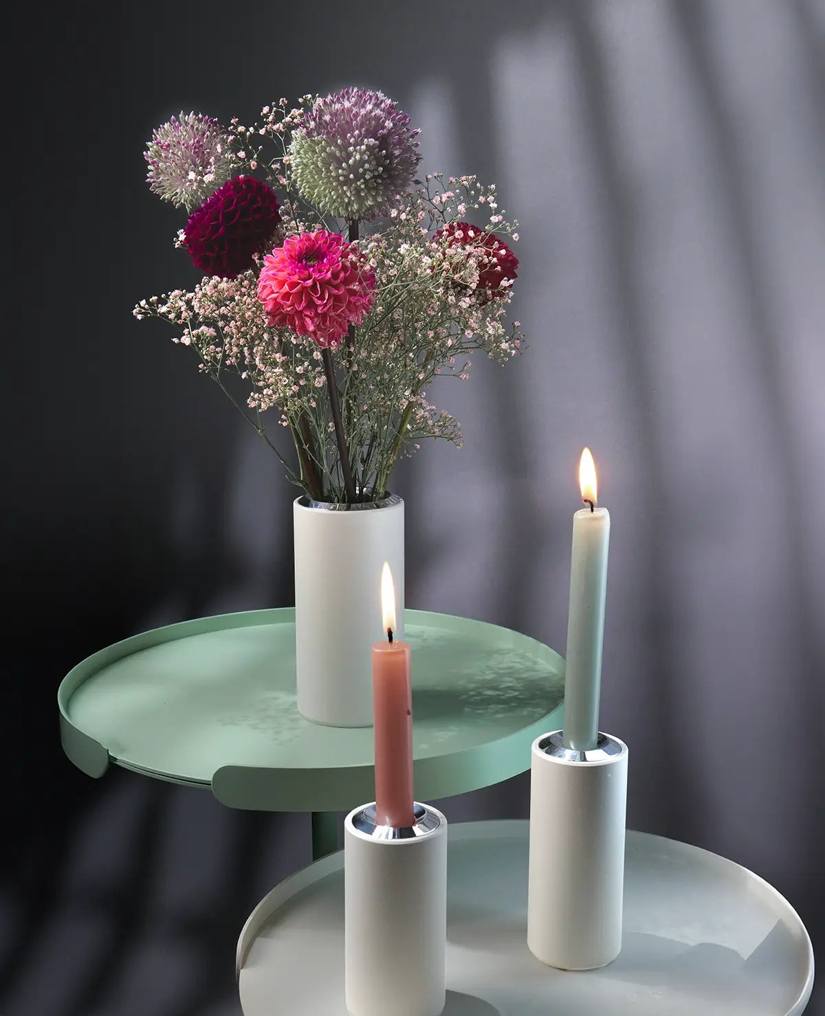 Metall-Kerzenhalter Twist – modernes Accessoire für Designliebhaber von Siqual