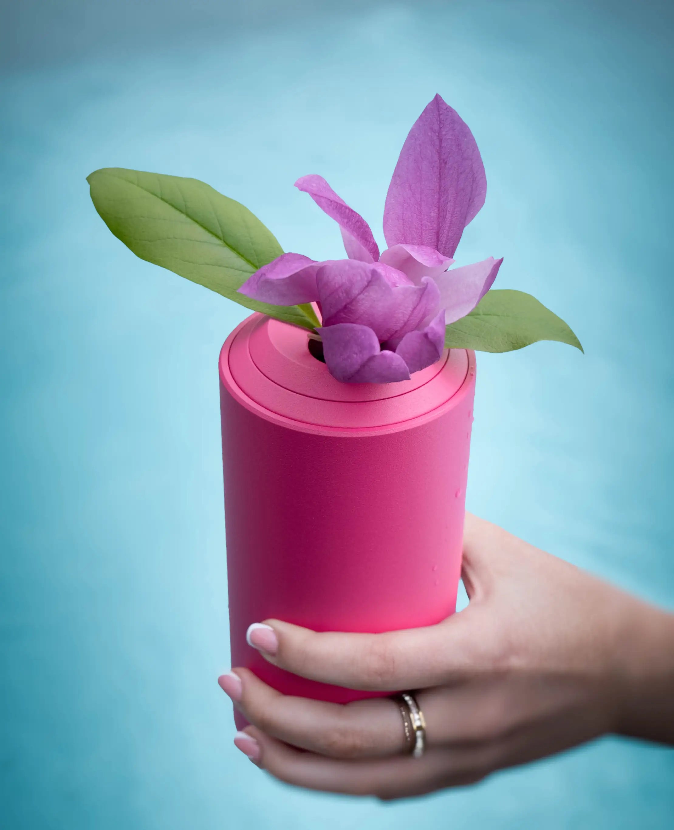 Vase Floare von Siqual Design in der Trendfarbe Pinkmagenta