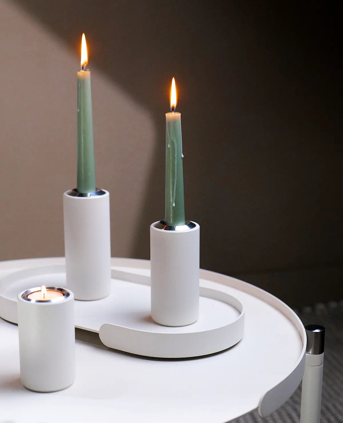 Twist Kerzenständer aus Metall im 2-in-1 Design für Stabkerzen und Teelichter von Siqual