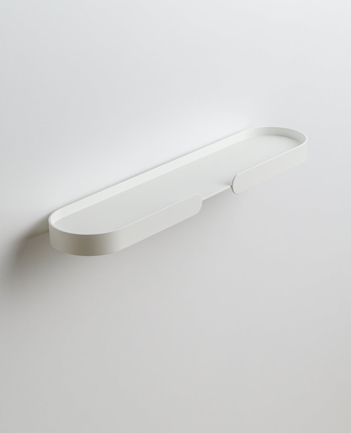 LUNGO Shelf – 2-in-1 Designobjekt als Wandregal und Tablett