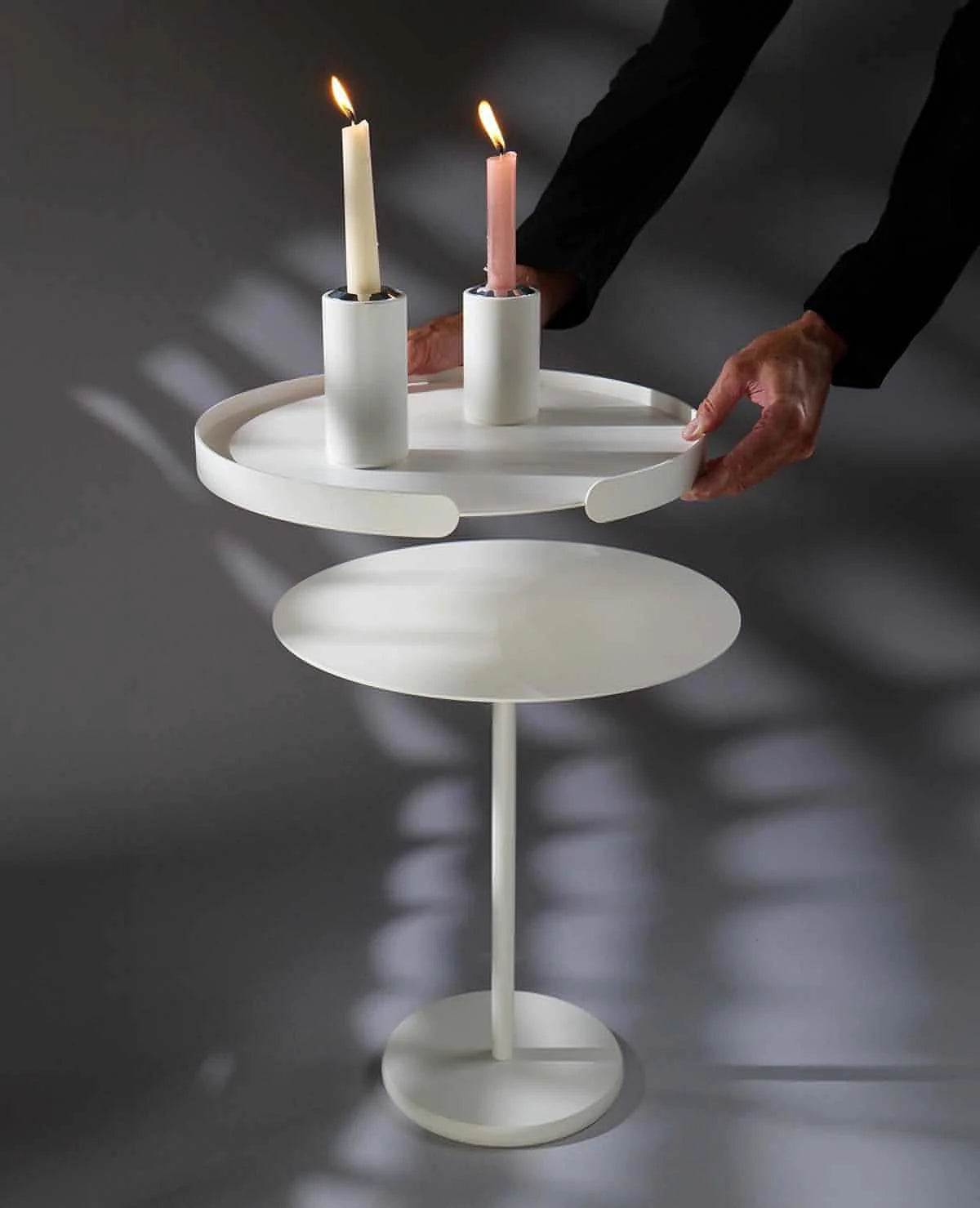 Abnehmbares Tablett des Ollie Beistelltischs in Cremeweiß