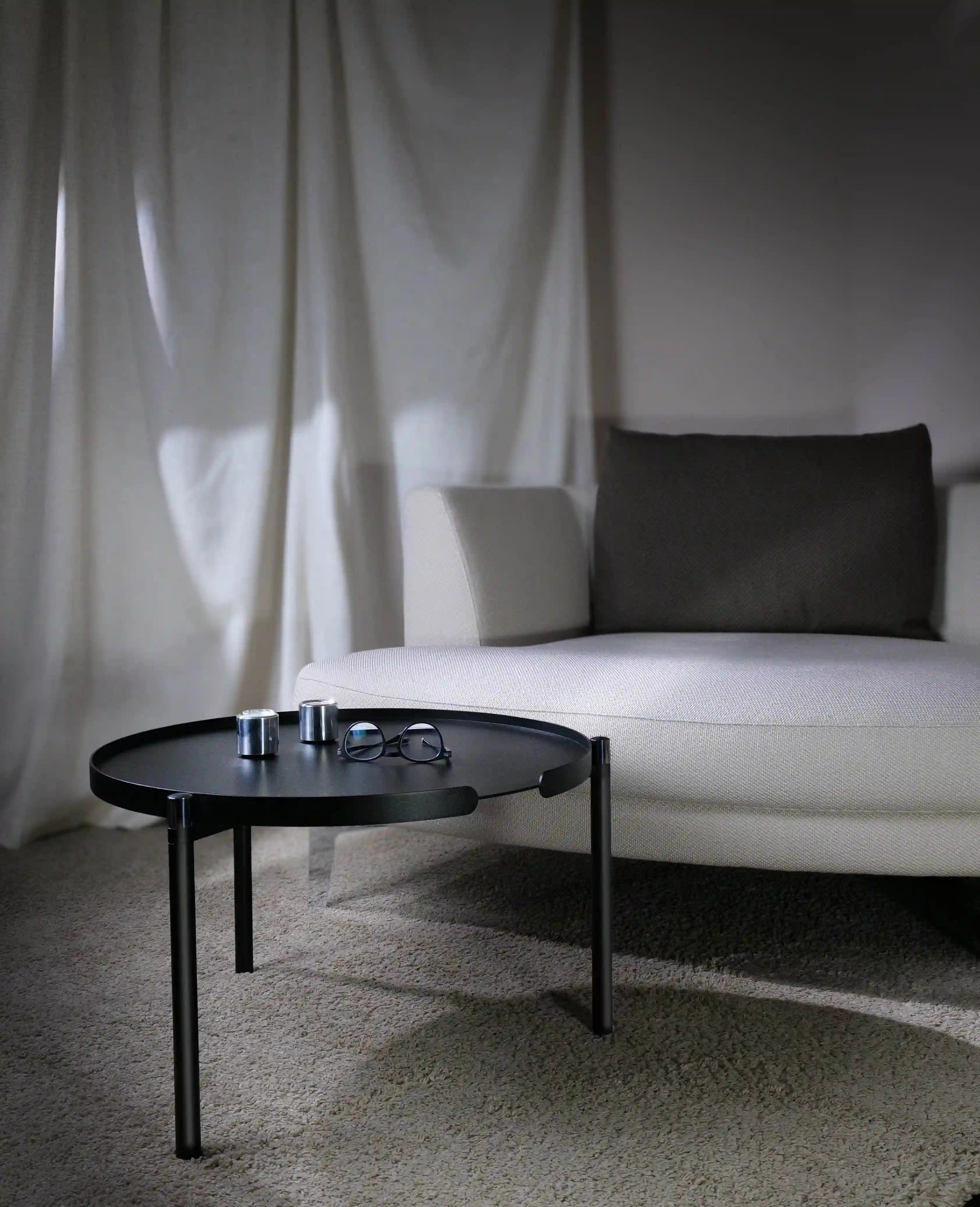 Orbis Metalltisch in Schwarz – elegantes Möbelstück für modernes Interieur