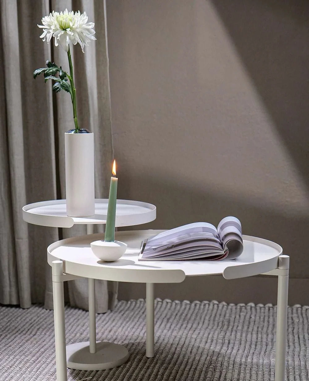 Orbis Couchtisch aus Metall in Weiß – puristisches Design für Wohnzimmer oder Lounge