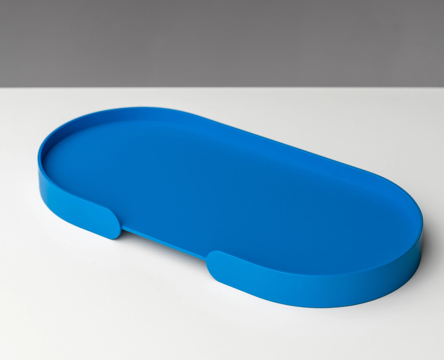 BUTLER – Wetterfestes ovales Metalltablett mit umlaufendem Rand