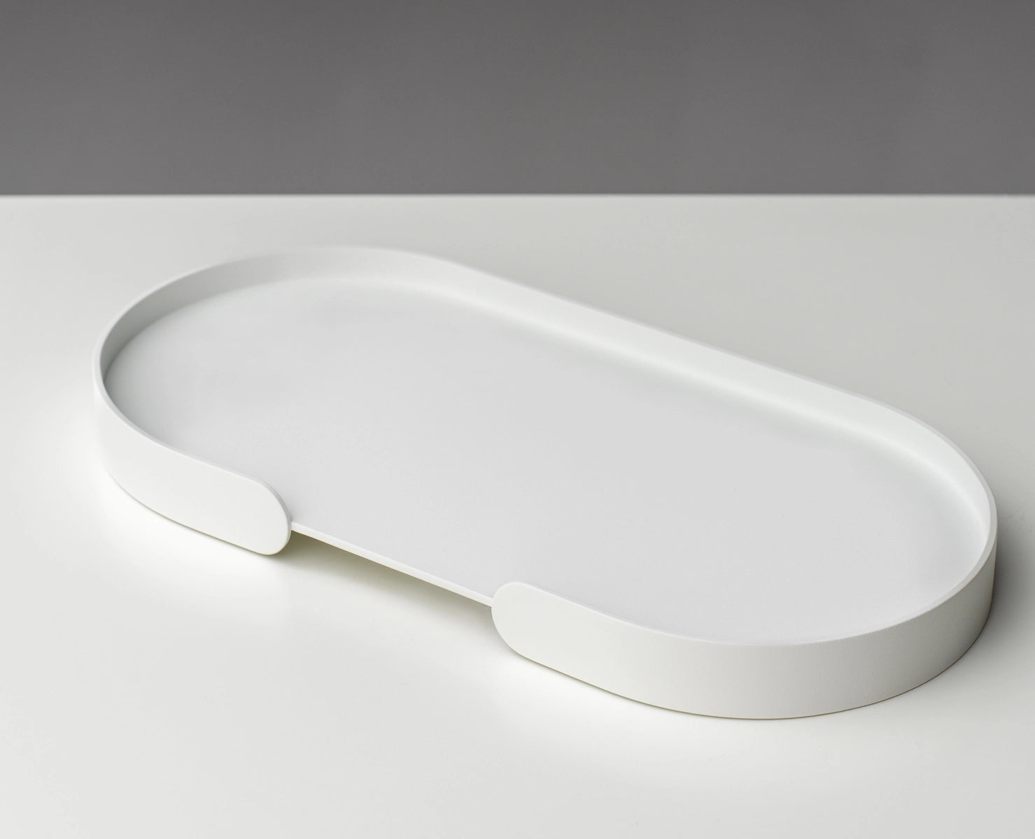 BUTLER – Wetterfestes ovales Metalltablett mit umlaufendem Rand