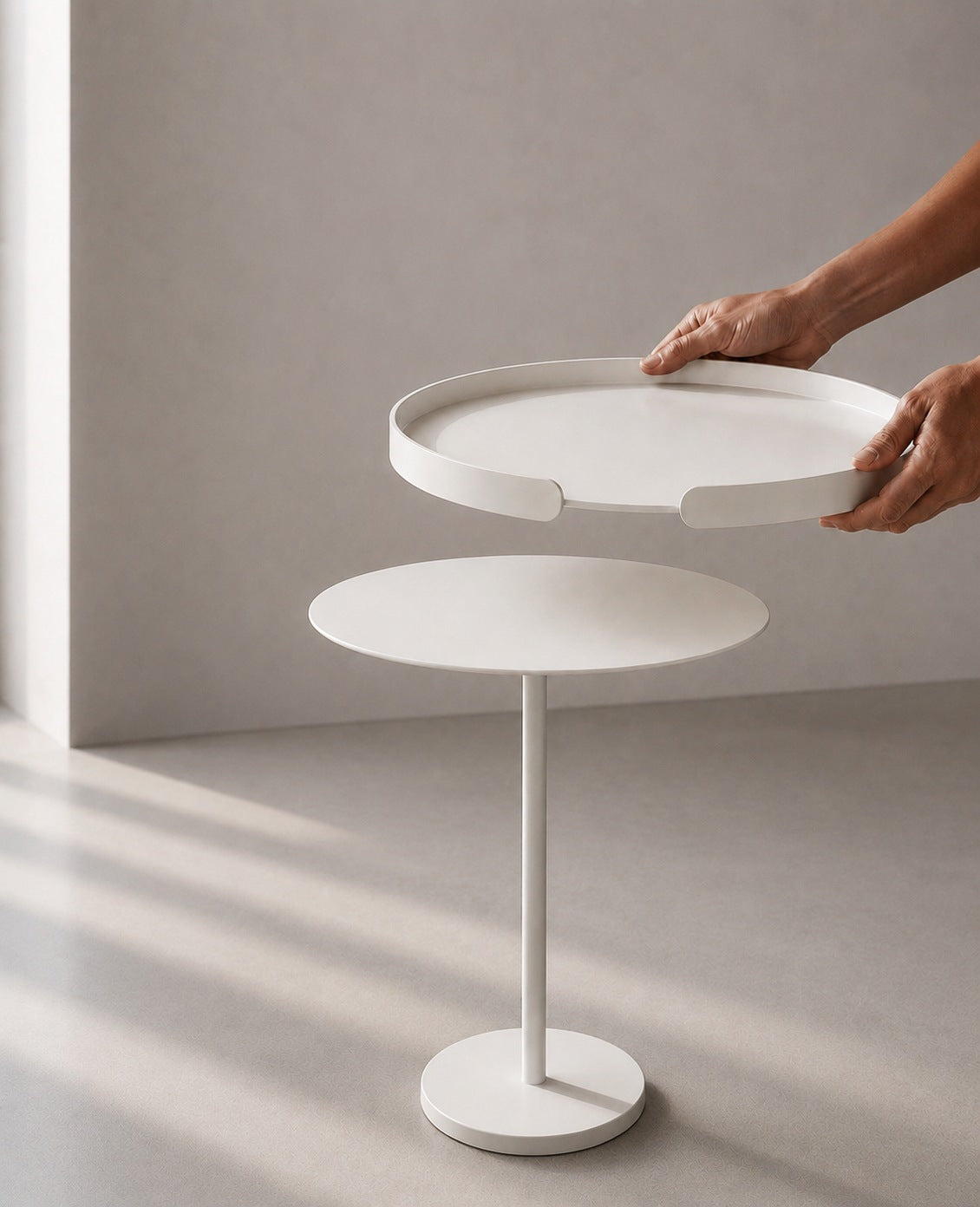 Weißer Siqual Design Tabletttisch Ollie aus Metall mit abnehmbarem Tablett