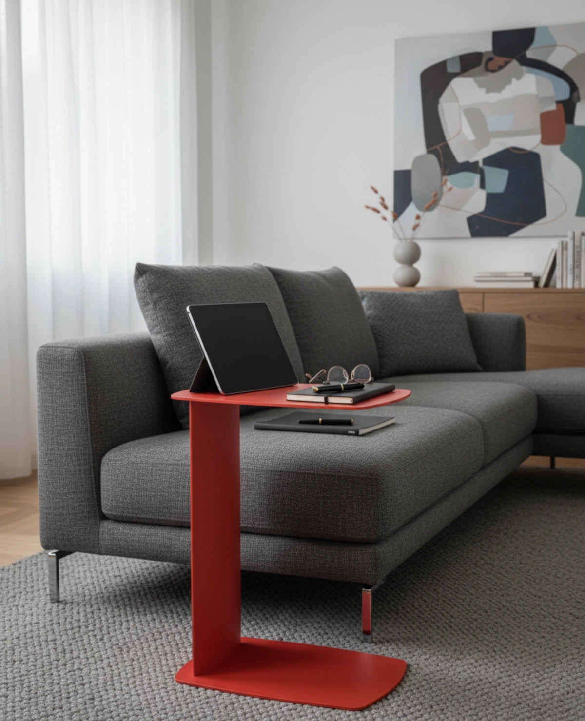 STANDBY – Beistelltisch aus Aluminium in C-Form, wetterfest für innen und außen