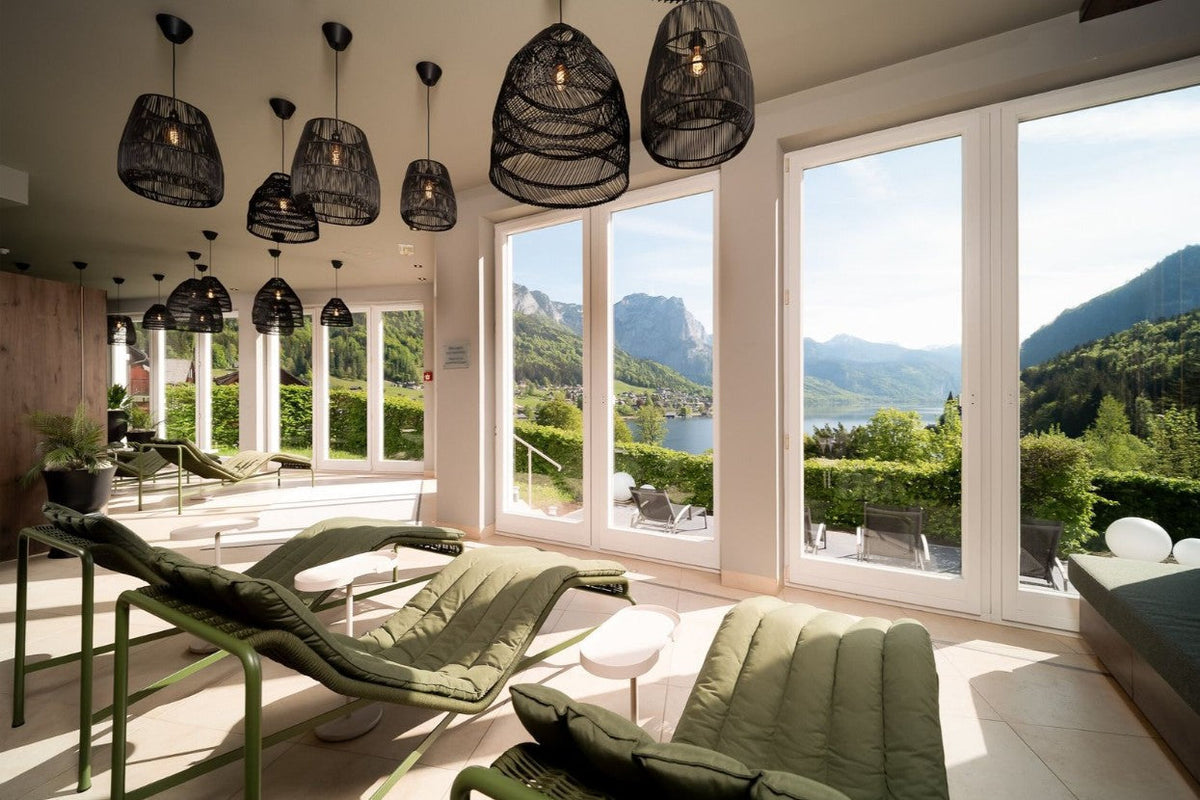 STAN Beistelltisch von Siqual Design im neuen Ruhebereich des MONDI Resort am Grundlsee
