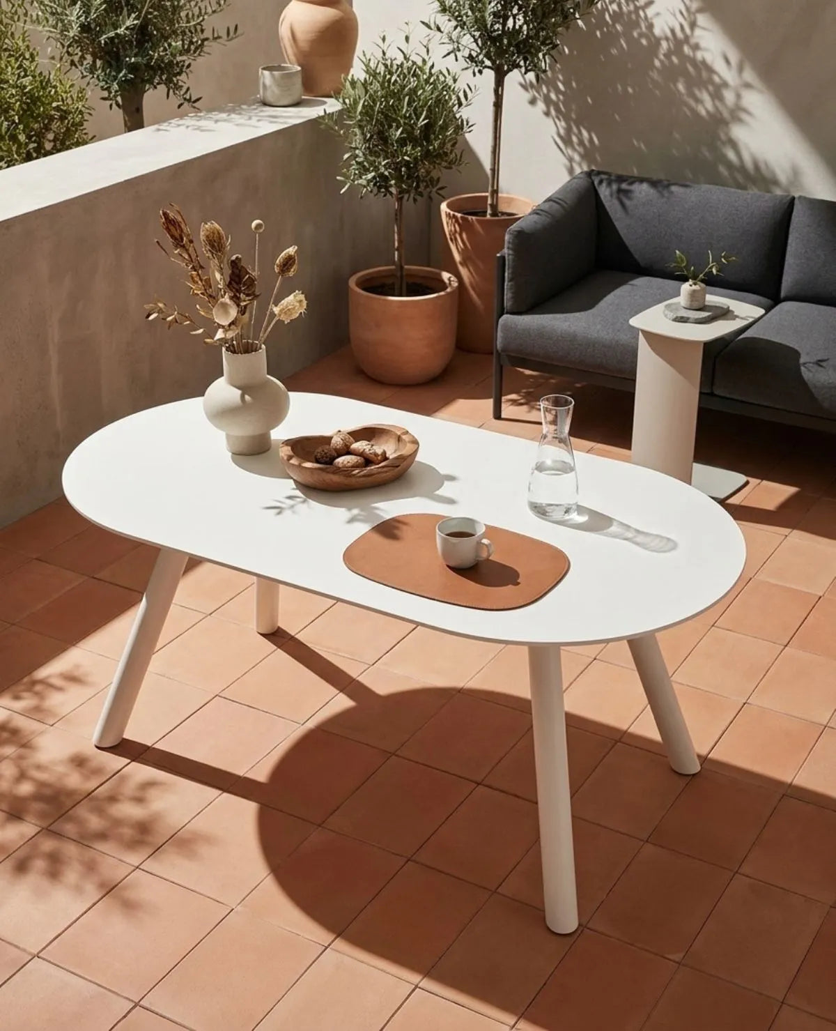 OLIVIO Couchtisch aus Aluminium