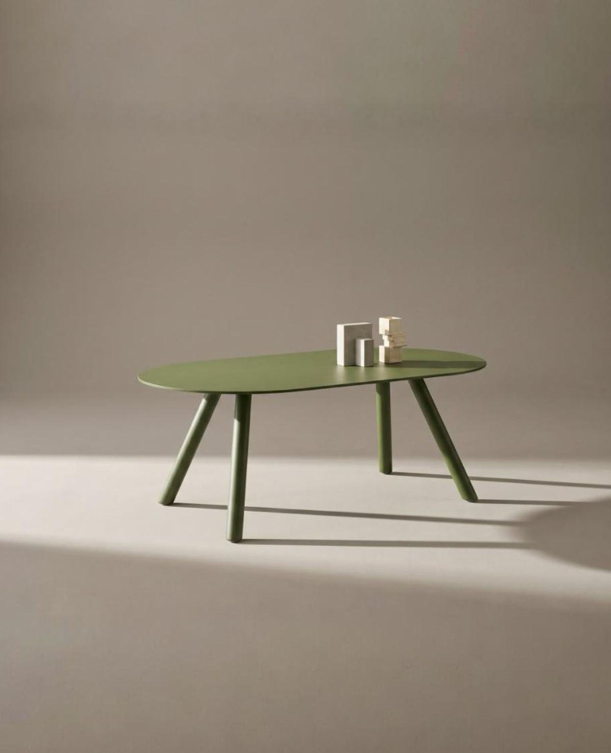 OLIVIO Couchtisch aus Aluminium