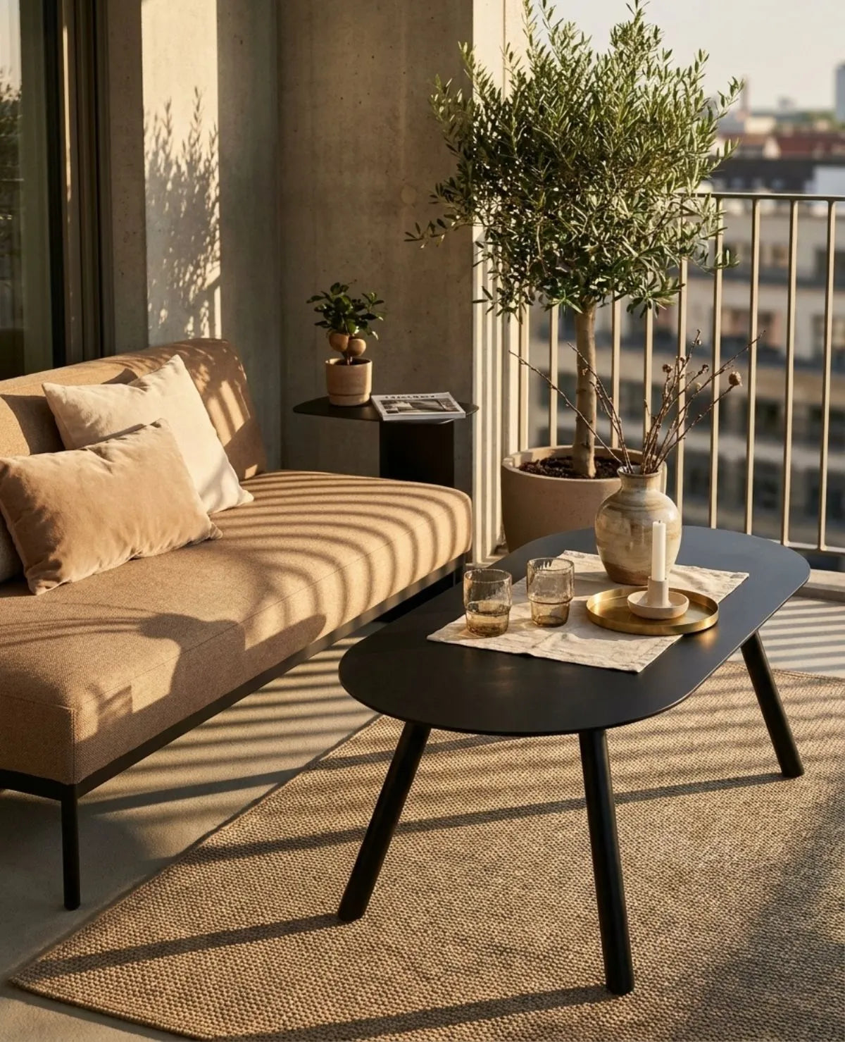 OLIVIO Couchtisch aus Aluminium