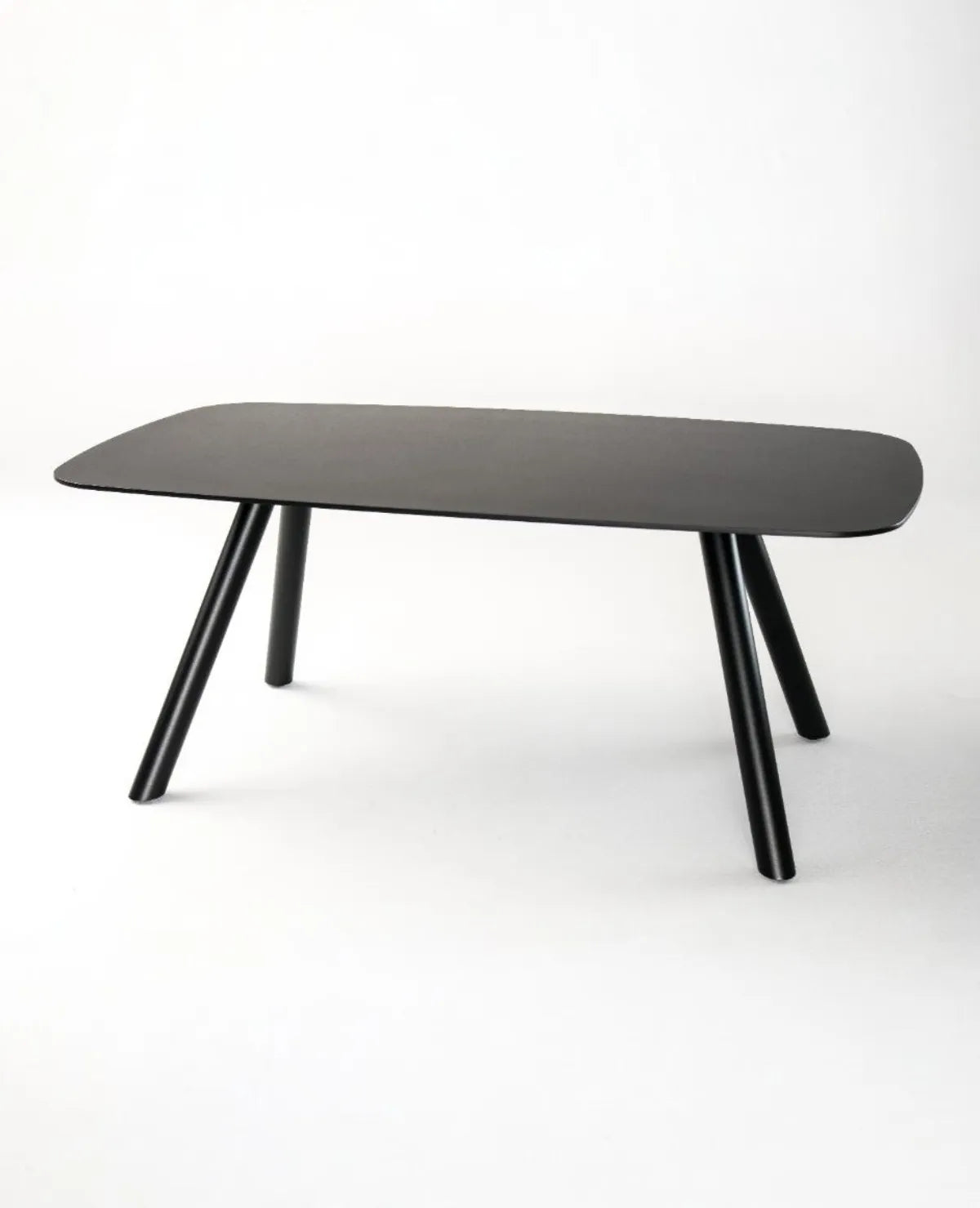 FORMA Couchtisch aus Metall