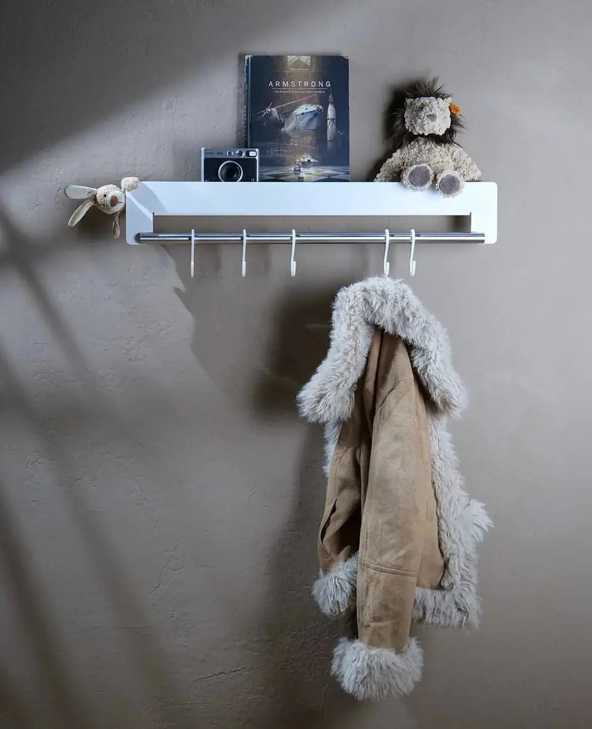 Platzsparende Wandgarderobe aus Metall für Flur, Küche Bad – JOSHUA