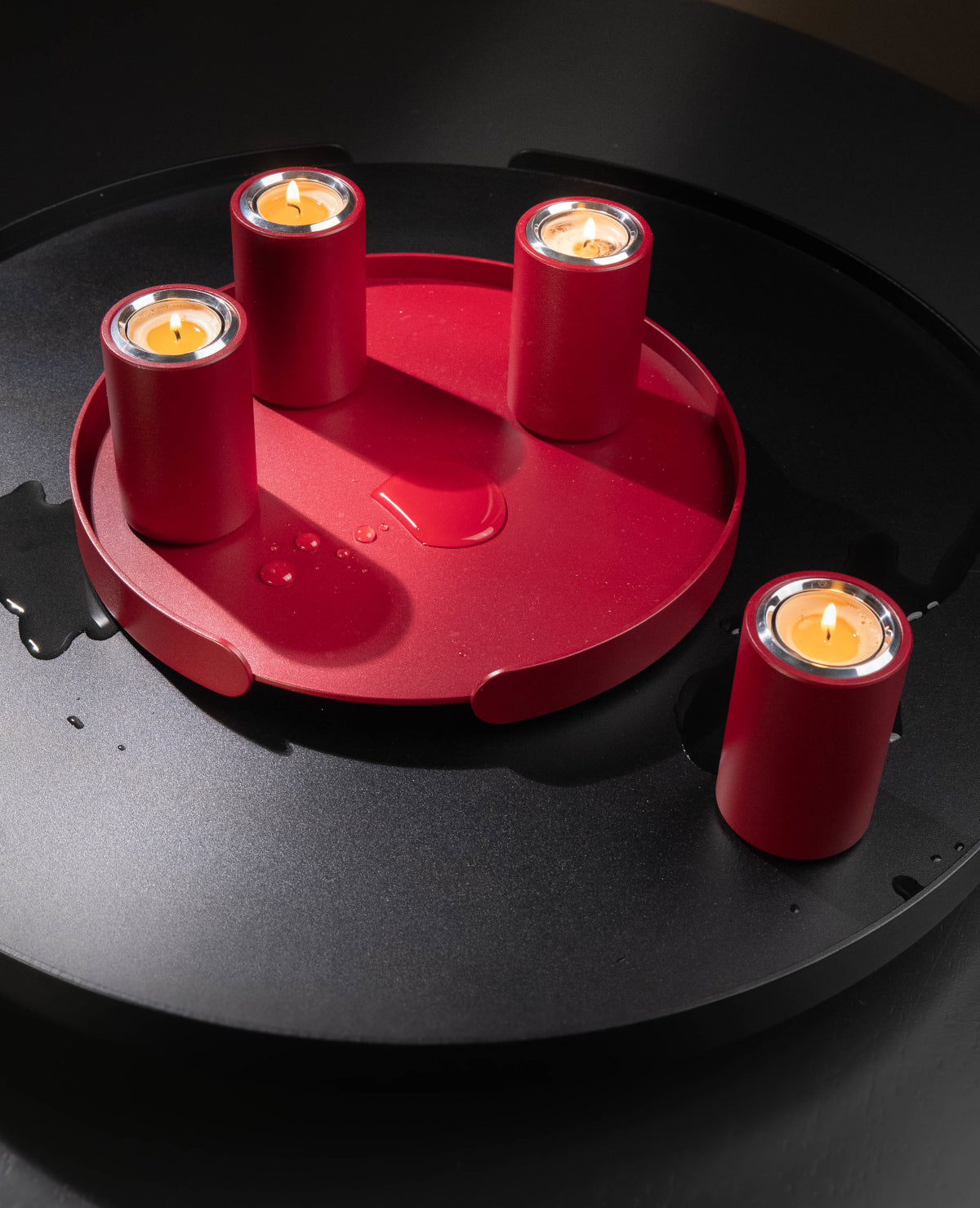 Advents-Set aus Aluminium mit rundem Tablett und Vier 2-in-1 Kerzenhaltern