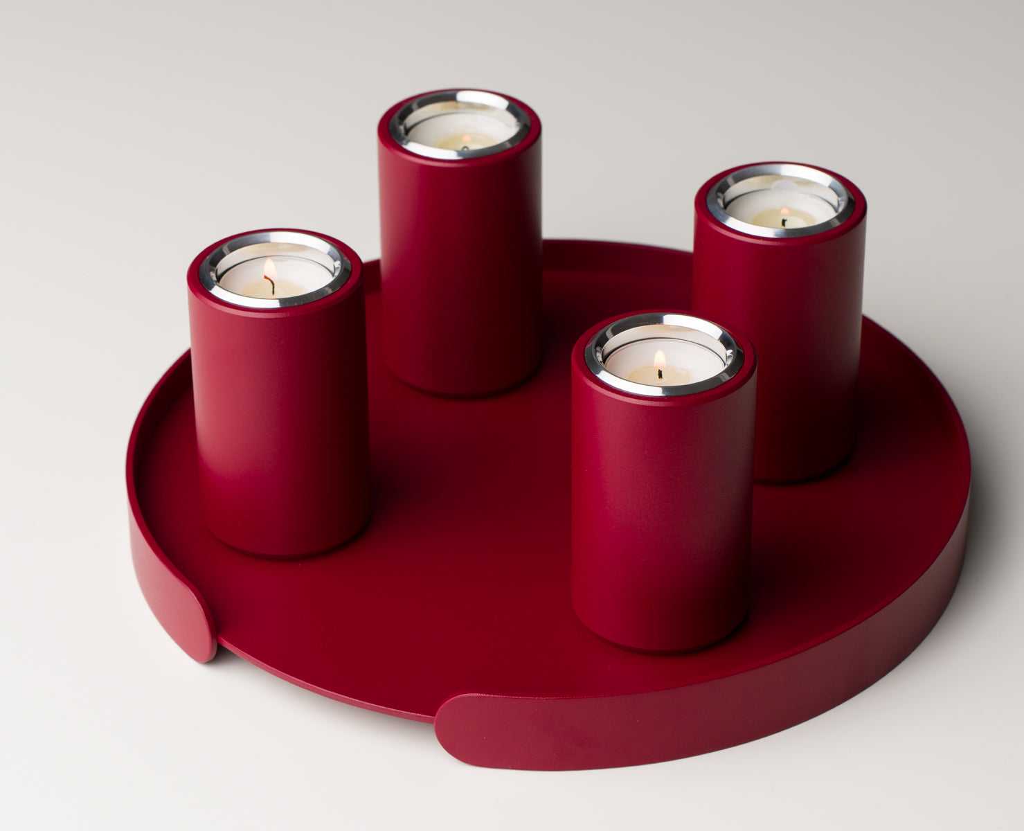 Advents-Set aus Aluminium mit rundem Tablett und Vier 2-in-1 Kerzenhaltern
