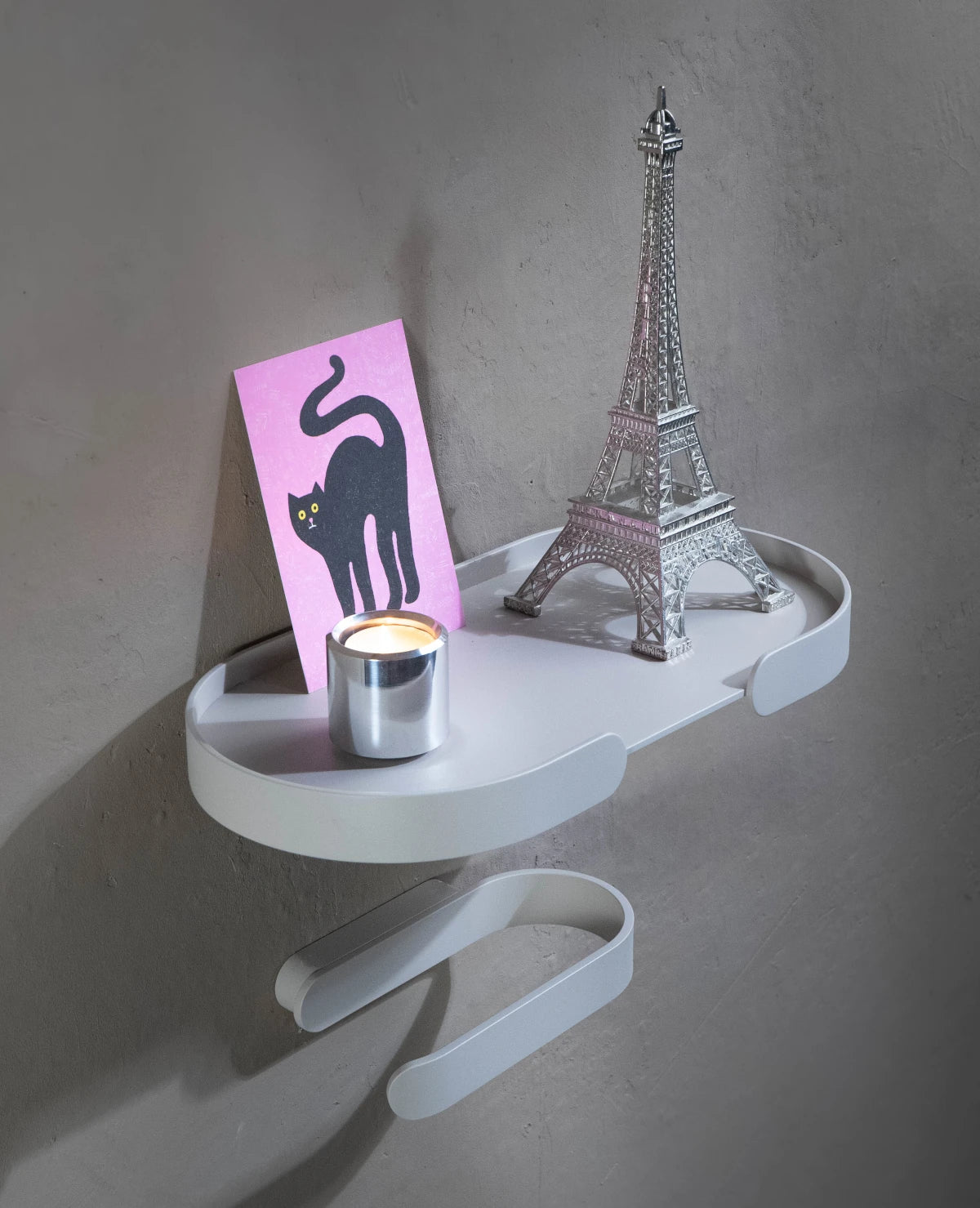 BUTLER Shelf – Schwebendes Wandregal aus Aluminium mit harmonischen Proportionen