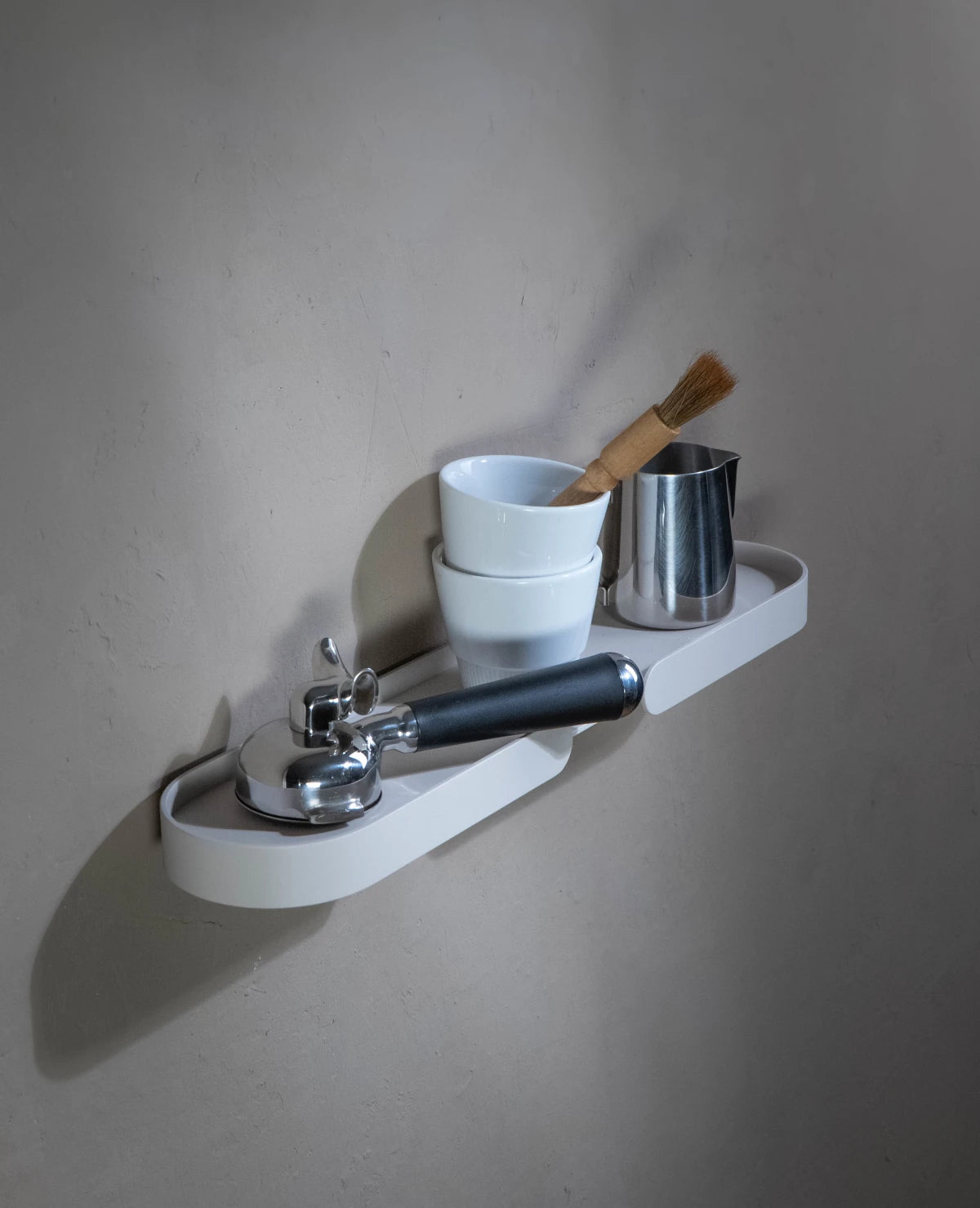 LUNGO Shelf – 2-in-1 Designobjekt als Wandregal und Tablett