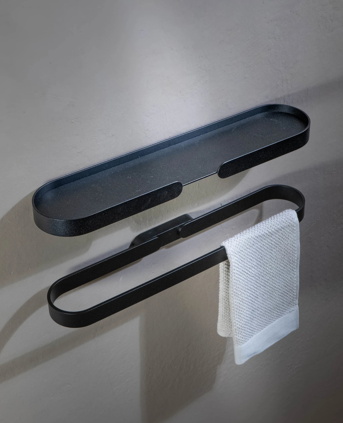 LUNGO Shelf – 2-in-1 Designobjekt als Wandregal und Tablett