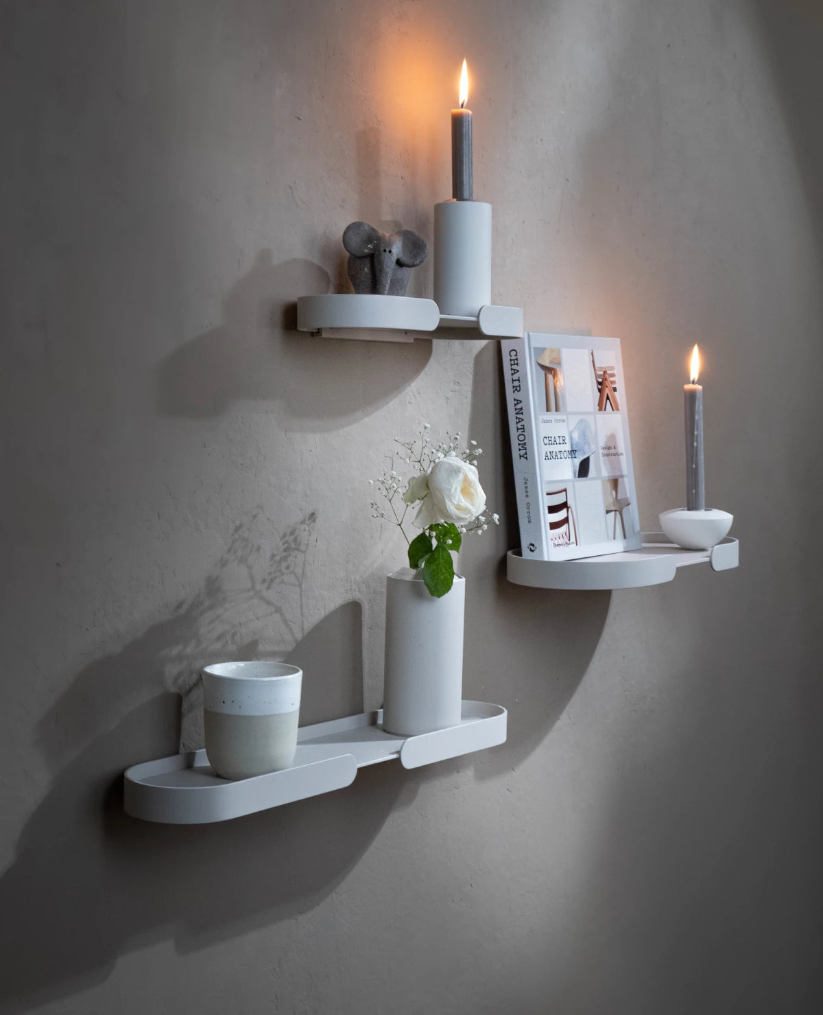 LUNGO Shelf – 2-in-1 Designobjekt als Wandregal und Tablett