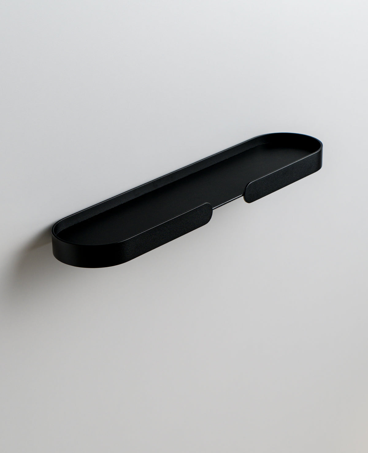 LUNGO Shelf – 2-in-1 Designobjekt als Wandregal und Tablett