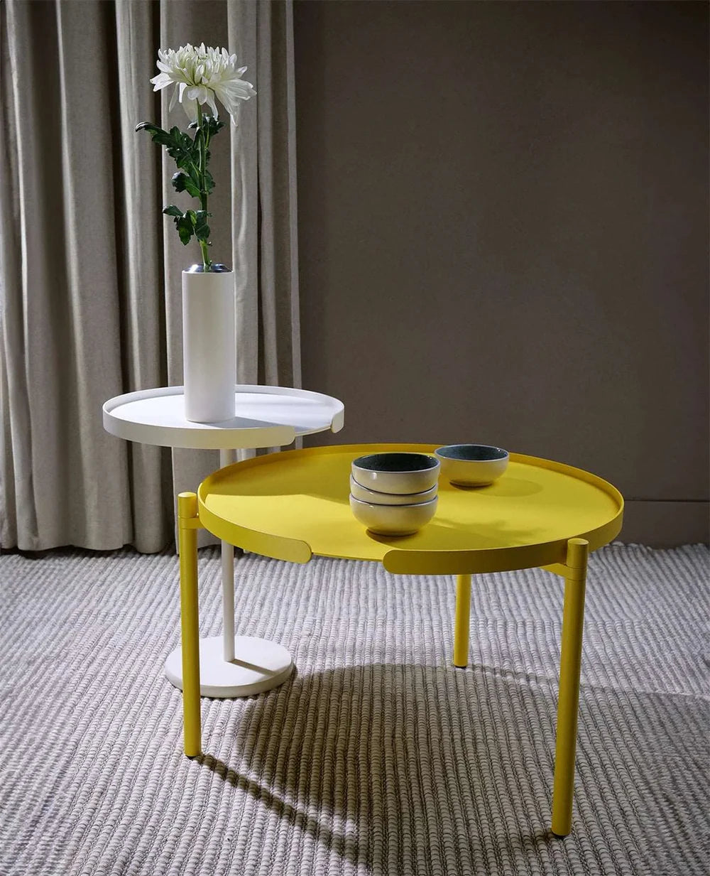 Orbis Couchtisch Gelb – stilvoller Metalltisch im Set mit Ollie Beistelltisch von Siqual