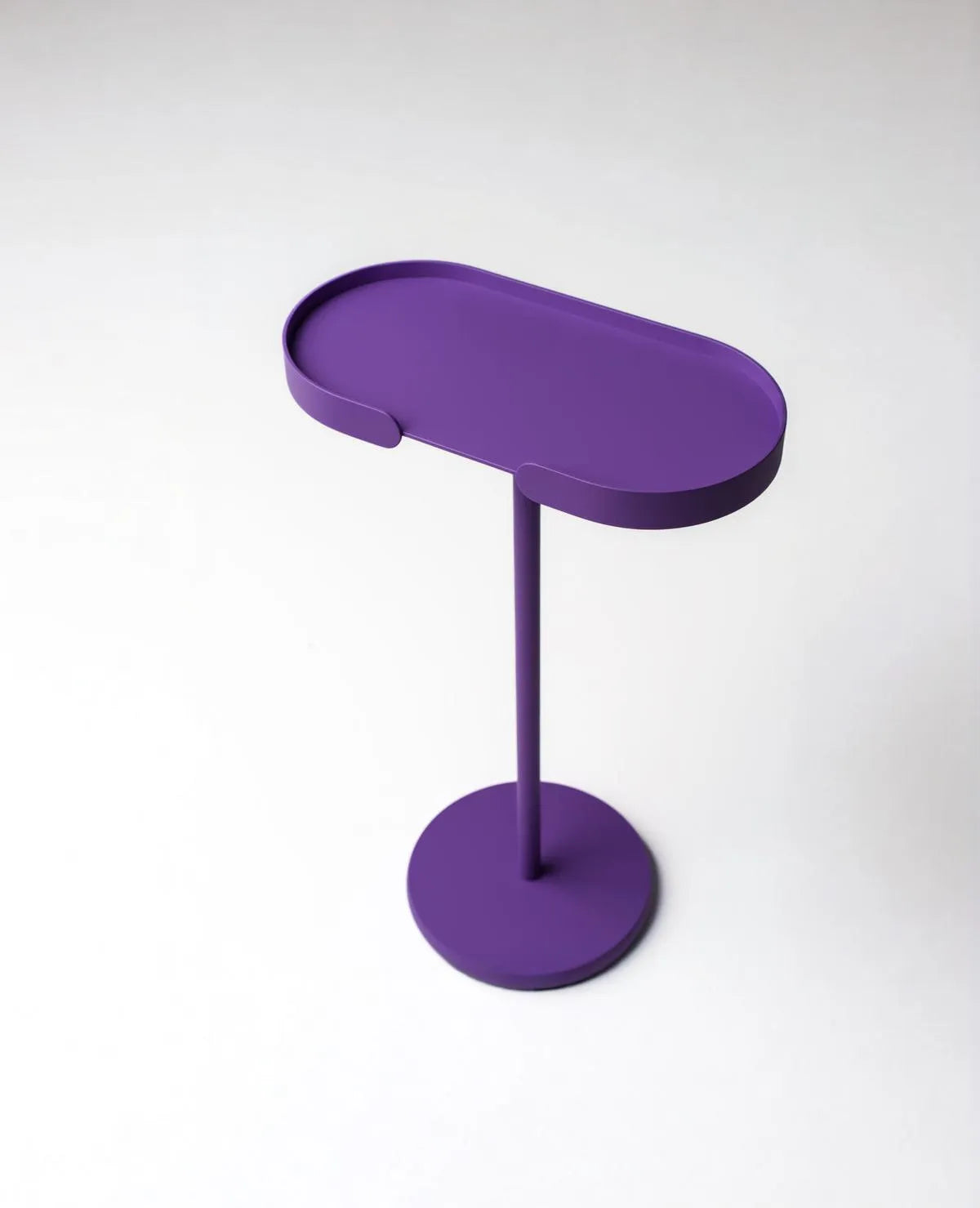 STAN – Kompakter Beistelltisch aus Metall mit festem Tablett für drinnen und draußen