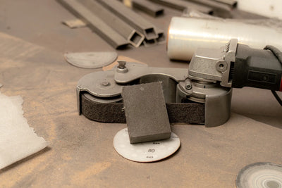 Siqual Design Wandhaken aus Metall gefertigt mit präzisem Handwerk und klarer Formensprache