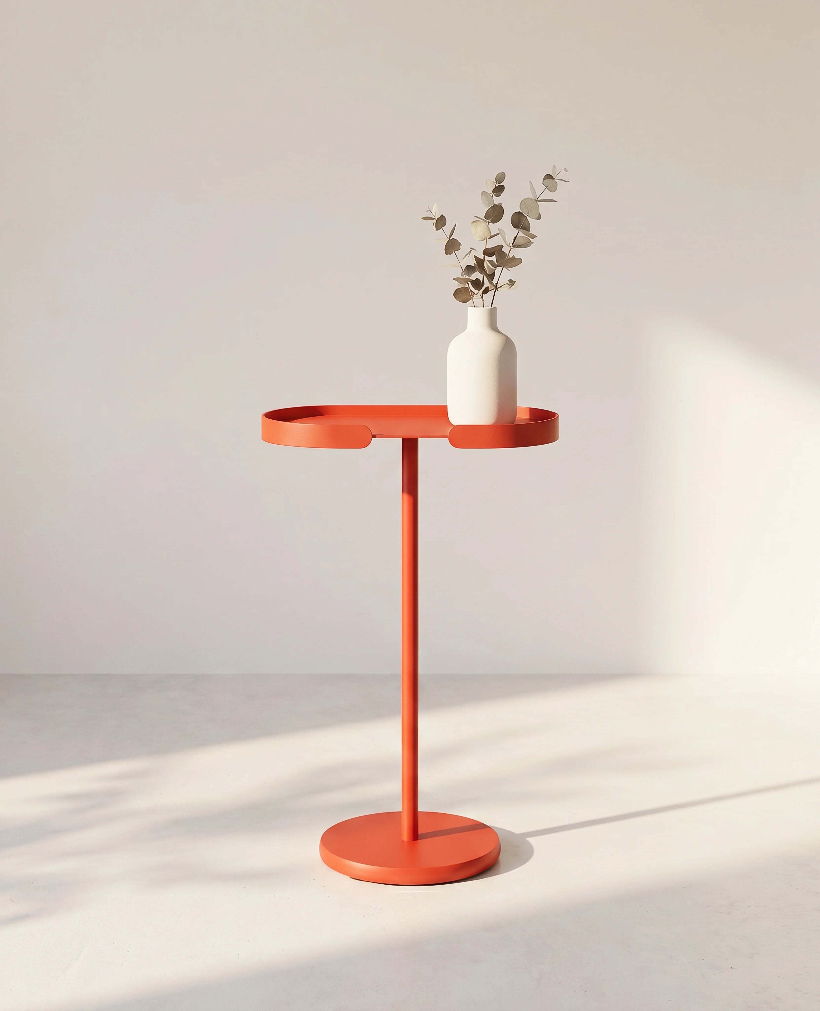 STAN Beistelltisch aus Metall in Blutorange von Siqual Design mit pulverbeschichteter Oberfläche für Wohnraum, Balkon und Terrasse.
