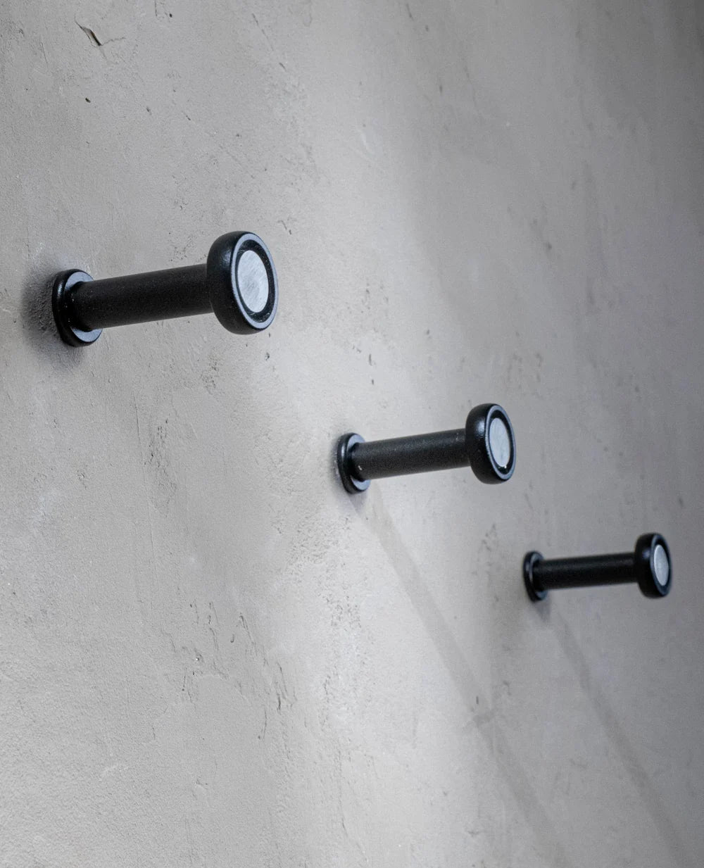 TINY SILVER Wandhaken 3er-Set – Aluminium & Edelstahl, minimalistisch