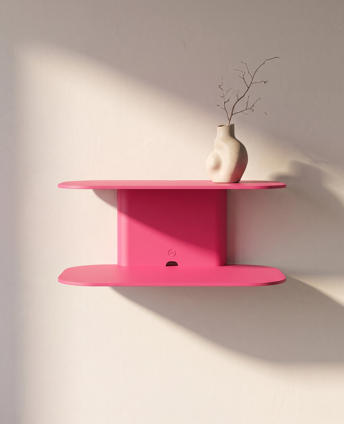 ARCO Wandkonsole aus Metall in Pinkmagenta mit Vase – moderne platzsparende Wandablage für Flur, Schlafzimmer oder Wohnzimmer.